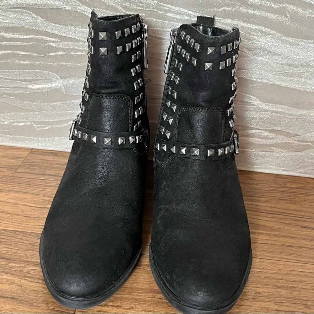 Lauren Ralph Lauren booties 🥾 - Picture 1 of 11